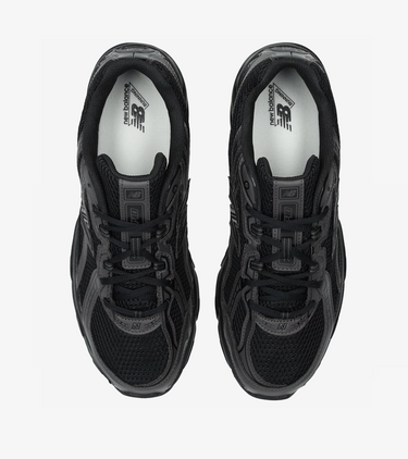 New Balance 740 Triple Black