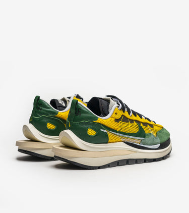 Nike Vaporwaffle sacai Tour Yellow Stadium Green