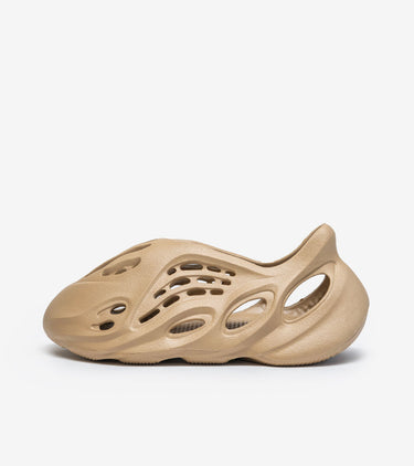 adidas Yeezy Foam RNR Clay Taupe