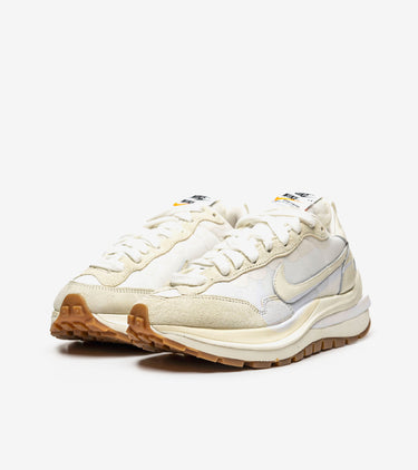 Nike Vaporwaffle sacai Sail Gum