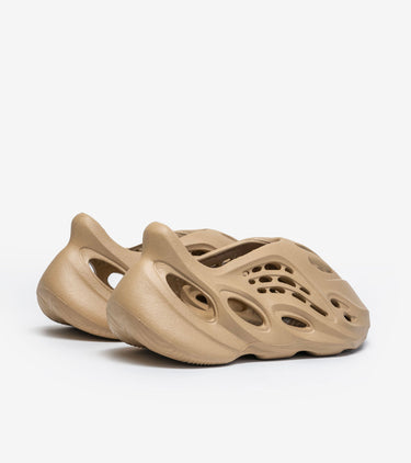adidas Yeezy Foam RNR Clay Taupe